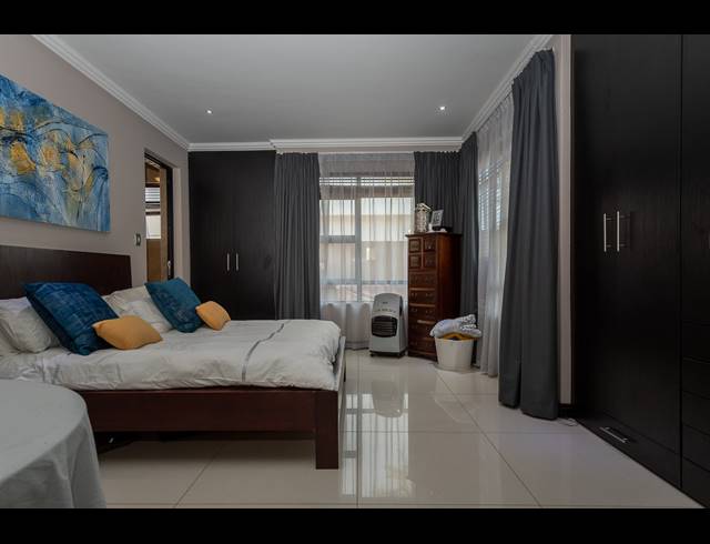 4 BEDROOM HOUSE FOR SALE IN EYE OF AFRICA ESTATE